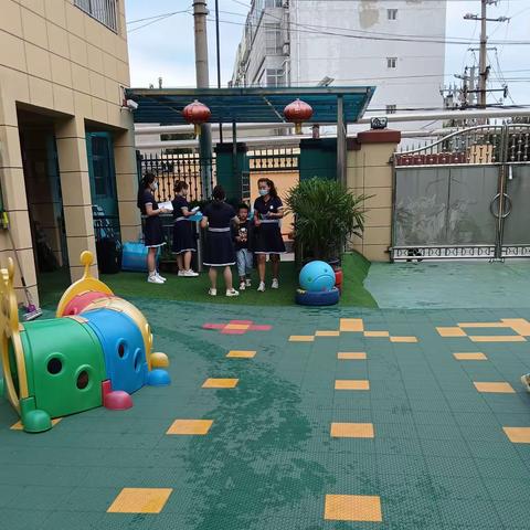 新宇幼儿园大二班开学第一课之安全教育