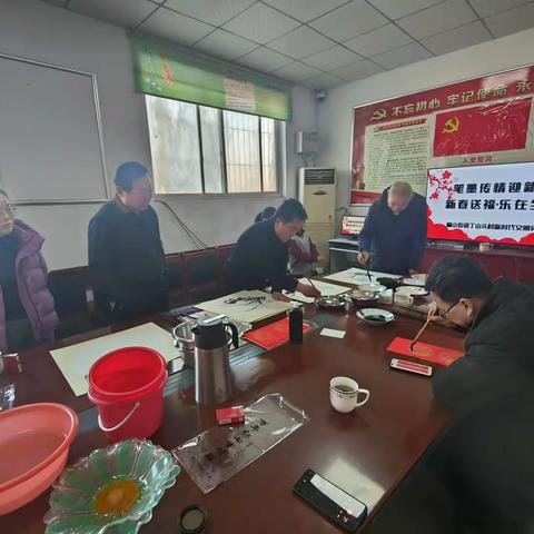 榆山街道丁山头村：笔墨传情迎新春，新春送福乐融融