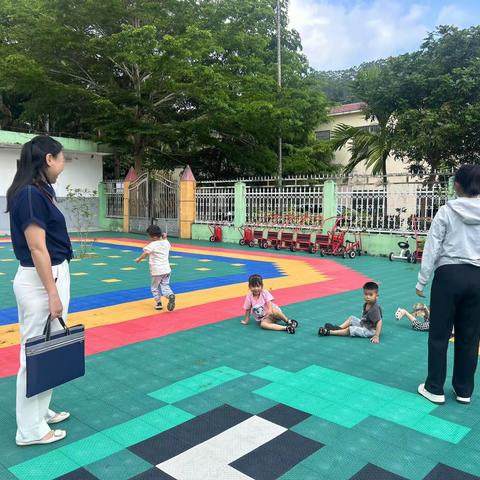 黎娜督学莅临五指山市南圣中心幼儿园铜甲分园督导工作简报