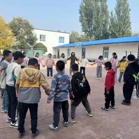 阳光心态，快乐成长—干集中心小学团体心理辅导课