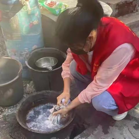 以“爱心”陪伴，送“暖心”服务进社区