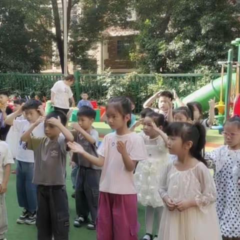 万霖花苑幼儿园中二班周五课程记录👍👍