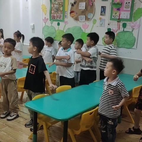 万霖花苑幼儿园大二班周五课程记录👍👍