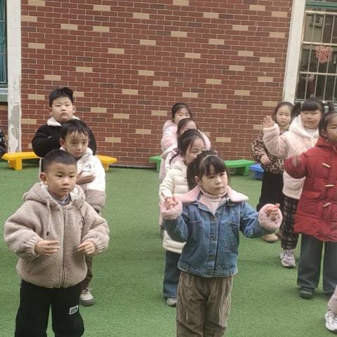 万霖花苑幼儿园大二班周五课程记录👍👍