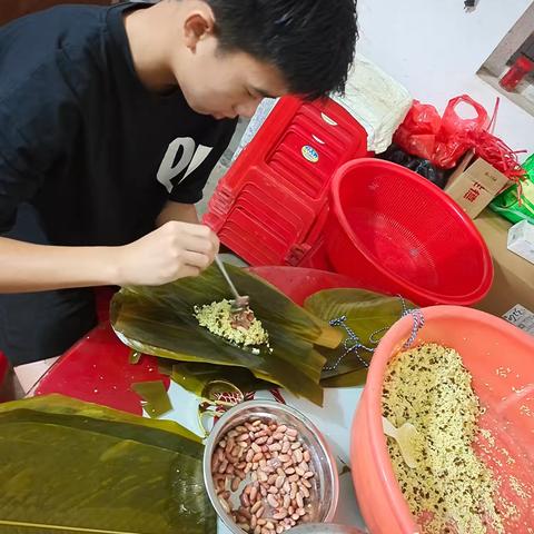 初夏粽飘香，欢乐庆端午（第九期）——博白镇六中八年级学生美食实践课程分享