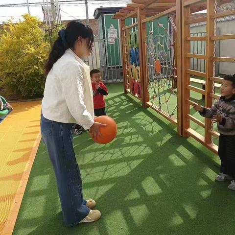 幼儿园一日活动组织与师幼互动技巧指南