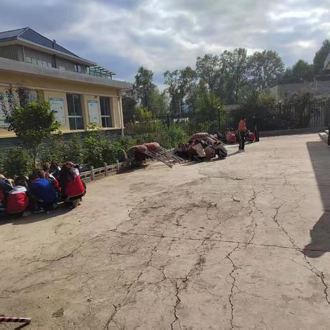 后寨子小学防震防火演练活动纪实