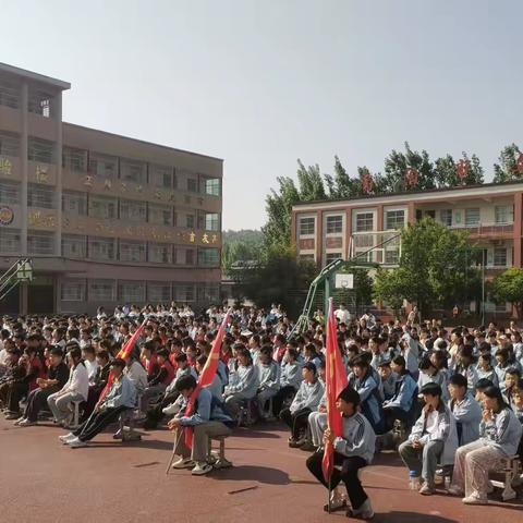 🔥 青春筑梦·德润校园 | 向东中学这场“庆五一·迎五四”汇演，太燃了！