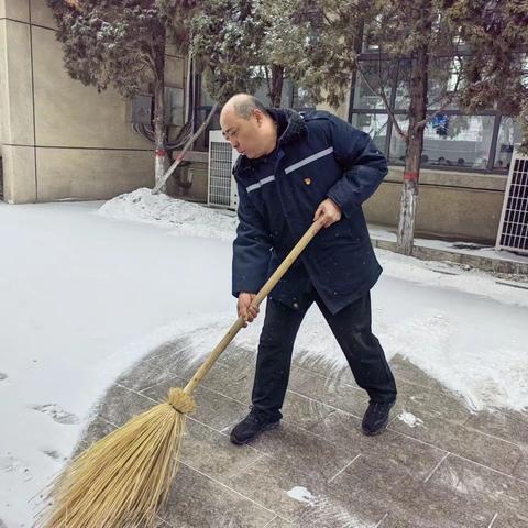 春运+降雪，忻州站从容面对