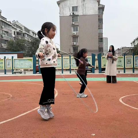 全环境立德树人丨活力满校园，趣味绽芳华 ——西关小学2025年趣味运动会