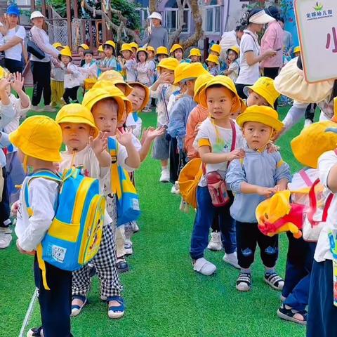 龙骅幼儿园🏫（市一级）小三班“和春天🌿说声嗨”