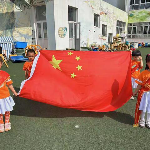 【家园共育】山无言 爱有声——旅顺中心幼儿园小二班升旗仪式