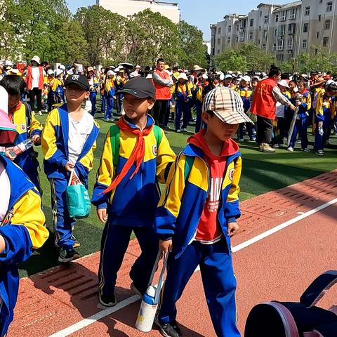 笑靥踏春行，不负好韶光——公明路小学二年级三班春季研学活动