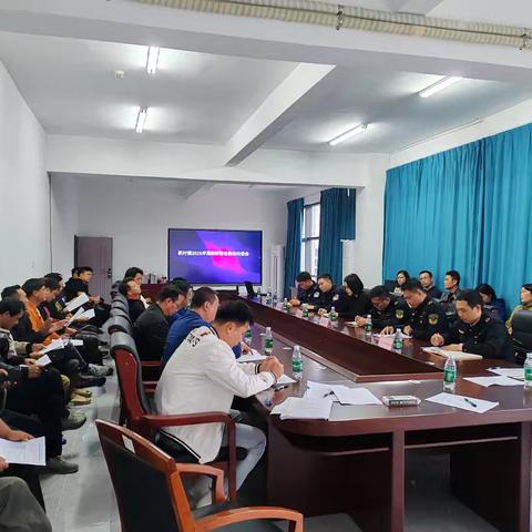 陵水县市场监管局联合新村镇政府召开海鲜经营者集体约谈会