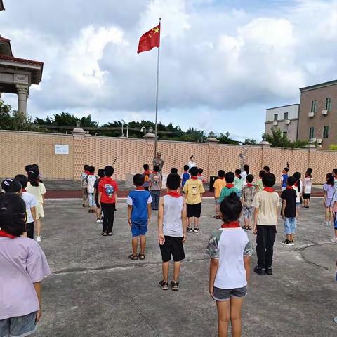 跃动青春，舞动梦想 ---东陇镇华吴小学体操训练