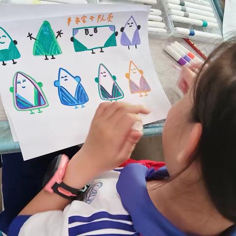 家长进课堂 共绘端午“粽”情