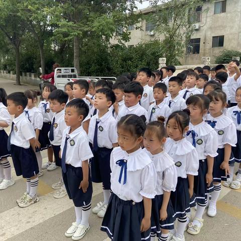 参观小学初体验 幼小衔接促成长——前谷堆萌娃参观前谷堆小学活动