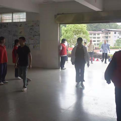 凝心聚力 共育未来 ——上京中学期中家长会暨表彰会圆满举行