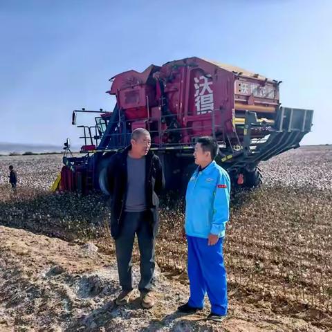 吐鲁番销售公司库米什加油站：田间送服务 精准保秋收