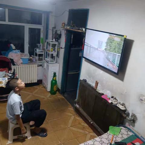 铭记与奋斗：开学第一课的启示