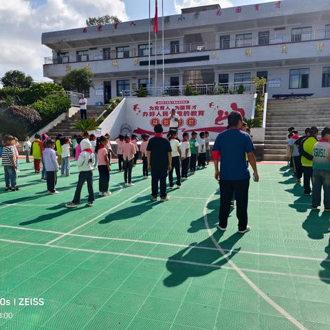 撷一抹诗意 寻一路花开  ——织金县猫场镇龙潭小学中秋佳节告家长通知书