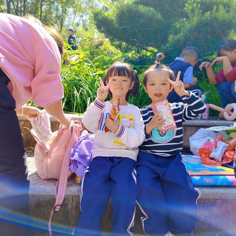 半山公馆幼儿园花花班10月快乐时光
