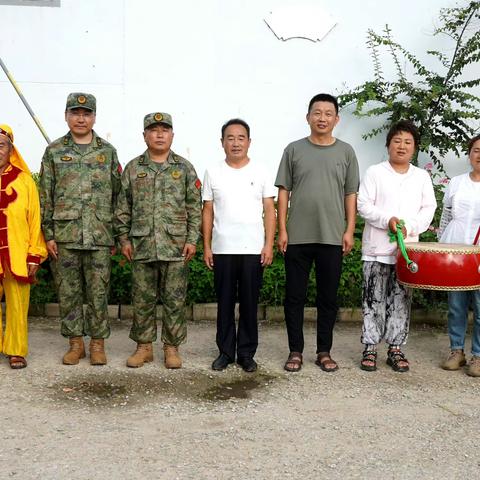 锣鼓喧天送喜报 尊崇关爱暖人心——常路镇开展庆“八一”集中送喜报活动