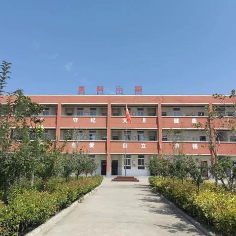 史村小学开展“法治进校园”活动                           —平安校园，抵制欺凌