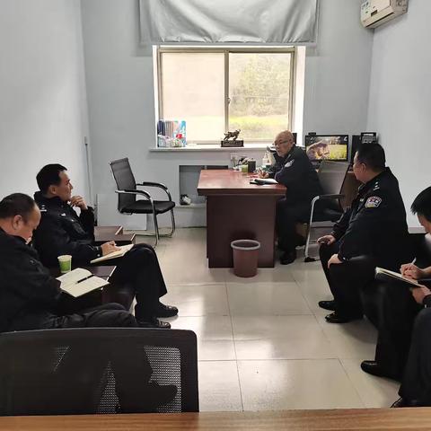 【豫筑平安】区局督察大队及治安大队到菜园派出所检查工作