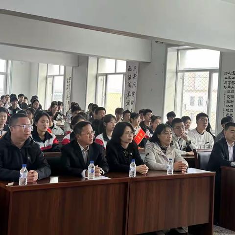 “勇担重任 奉献青春”  梨树县第一高级中学举行2023级2024级团学会授牌仪式 ‍