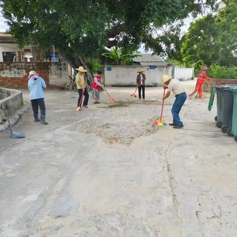 三家镇窑上村组织人员开展人居环境卫生清理及“翻盆倒罐”行动工作。