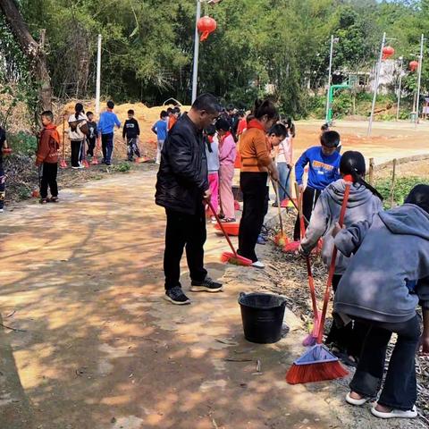 北流市清湾镇双龙小学“以廉洁立身，弘扬雷锋精神”