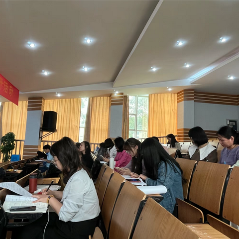 行远自迩惟笃行，青出于蓝共芳菲   —— 虹实中英语组联片学校教研活动