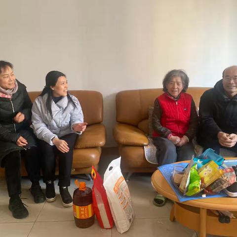 情暖人心 共筑侨胞家园——市中区侨联走访慰问七里山街道七东社区侨属