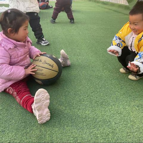 清平镇中心幼儿园商庄分园小班户外观察