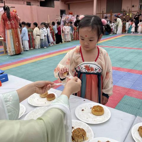 ❤️迎中秋、庆国庆❤️——人民路幼儿园中二班美篇来啦👏🏼👏🏼