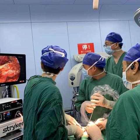 内镜辅助下 上颌骨药物相关性颌骨坏死手术治疗一例