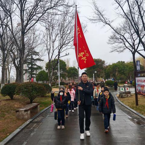 弘扬雷锋精神 书香传递温暖 ——济宁市和平街小学开展学雷锋志愿者服务活动