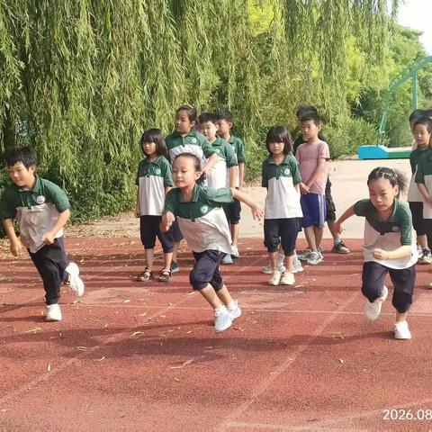 新发李小学暑期暖心相伴--孩子体质摸底，安全知识共学习