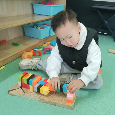 海口市龙泉镇中心幼儿园国熙巷分园2024年秋季学期小一班古诗词分享（第17期）