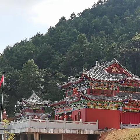 紫金县华山观音寺，人杰地灵，神奇灵验