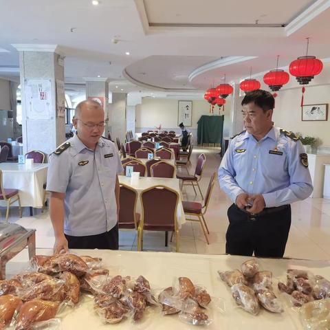 十一假期，灏源副局长带队开展景区餐饮单位食品安全检查