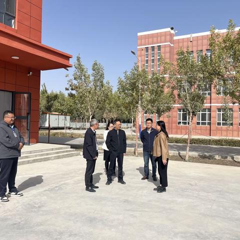 关怀指导促发展，舌尖安全暖校园 ——师市教育局领导莅临我校开展食堂专项调研