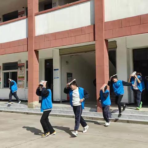 防震演练筑防线，安全意识入人心——长葛十九中防震安全紧急疏散演练