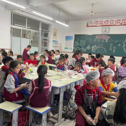 我们一起包饺子｜实验小学五年级一班综合实践课