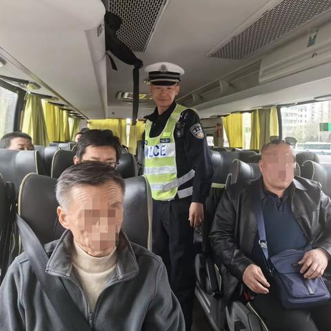 乘车一定系好安全带