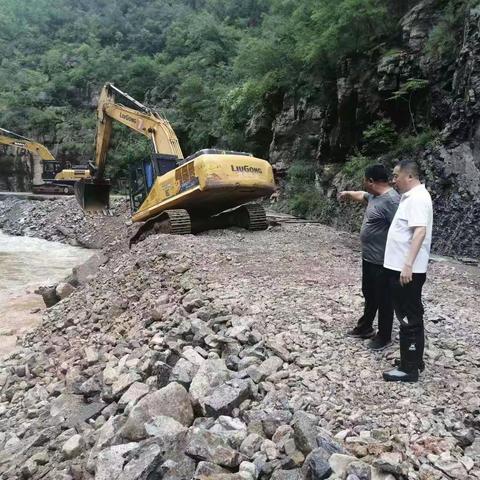 平顺县交通运输局全力抢修水毀道路保畅通（之一）