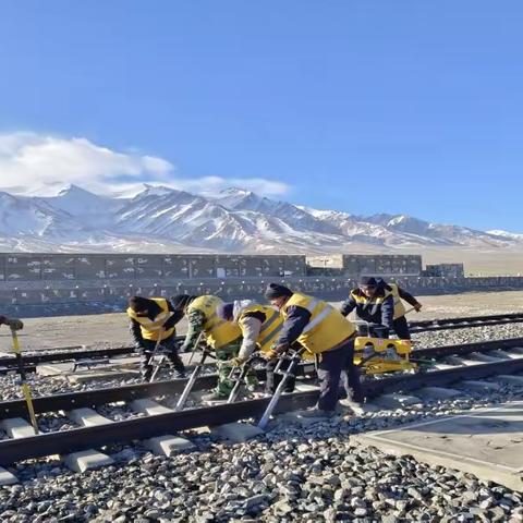 护航春运--除隐患、保安全，纳赤台线路车间在行动