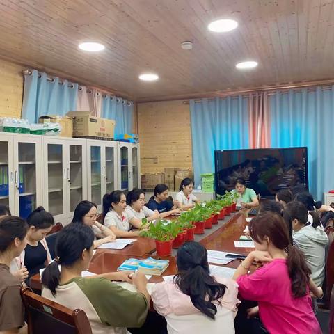 东方市八所镇小岭幼儿园资助政策宣传工作