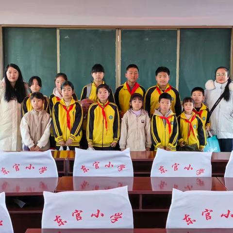 冬日暖光 点亮童心 ——北票团市委、市青年志愿者协会暖心圆梦我校微心愿